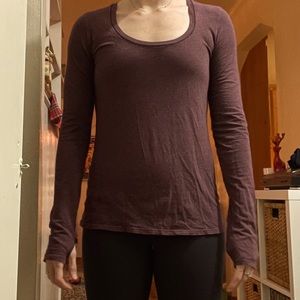 Lululemon long sleeve maroon Sz 8 with thumb holes